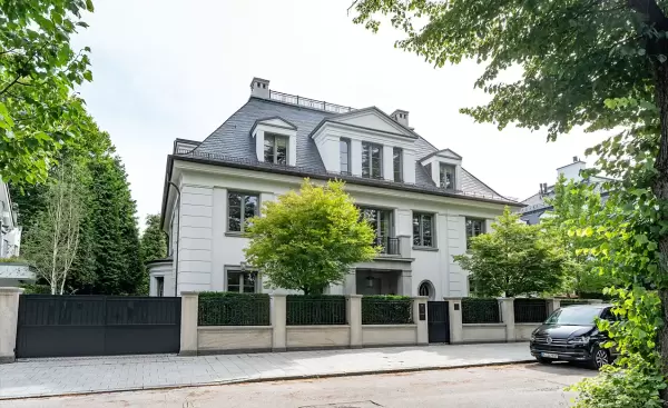 Michael Renner Bauunternehmung Böhmerwaldplatz 6 Neubau Villa